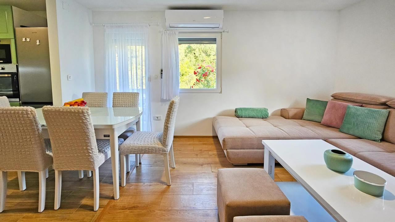 Holiday Home Natura With Private Pool Мостар Экстерьер фото